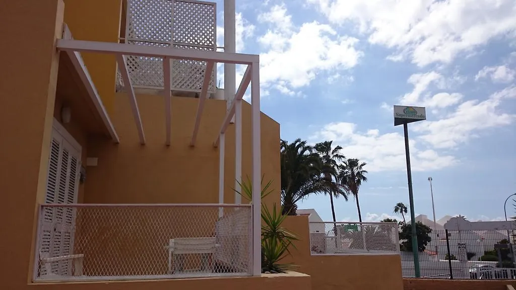 Antonio Navarro Apartments 阿德耶