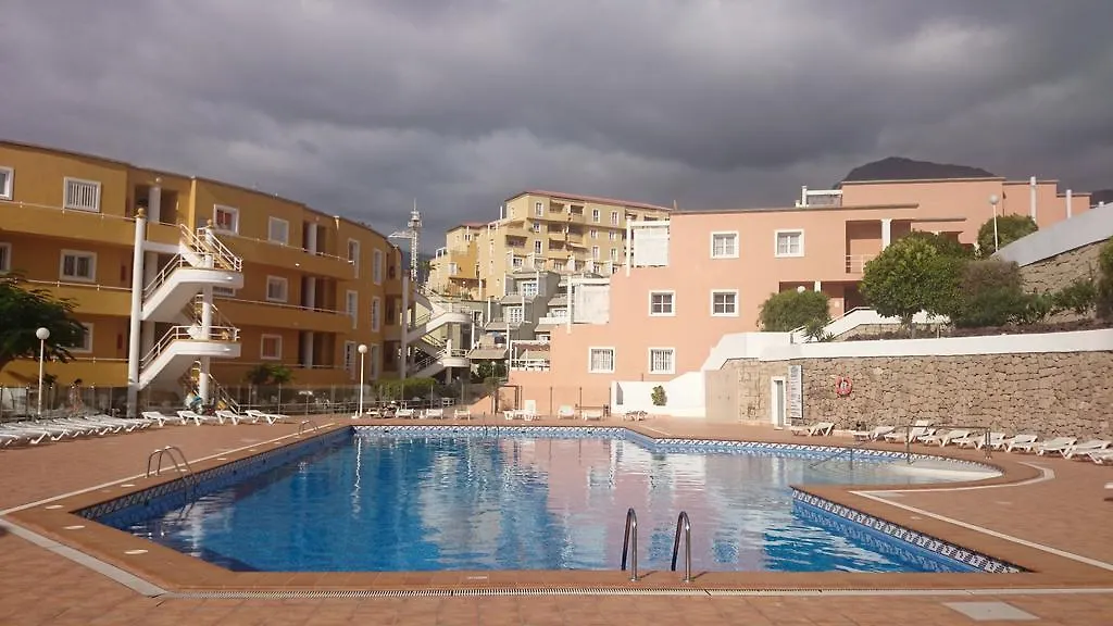Antonio Navarro Apartments 阿德耶