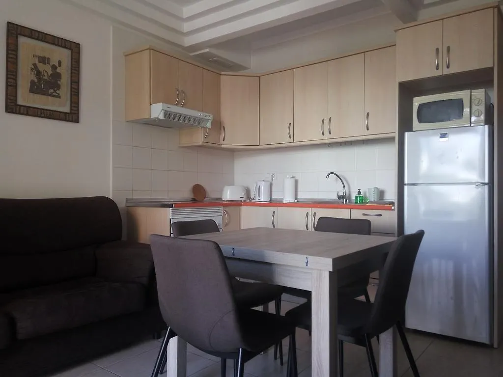 Antonio Navarro Apartments 阿德耶