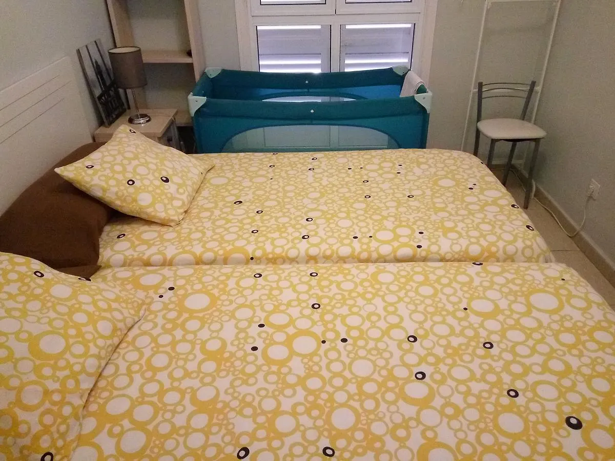 Antonio Navarro Apartments 阿德耶